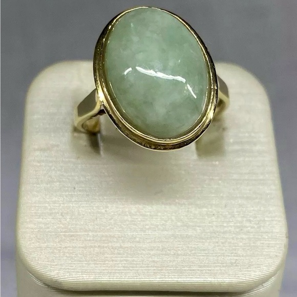 VINTAGE Jade 14K Solid Gold Oval Cabochon Ring Size 5 - Picture 11 of 12
